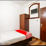 Hotel O Bella House Near Sarita Vihar Metro Station