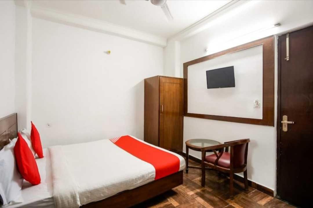 O Bella House Near Sarita Vihar Metro Station