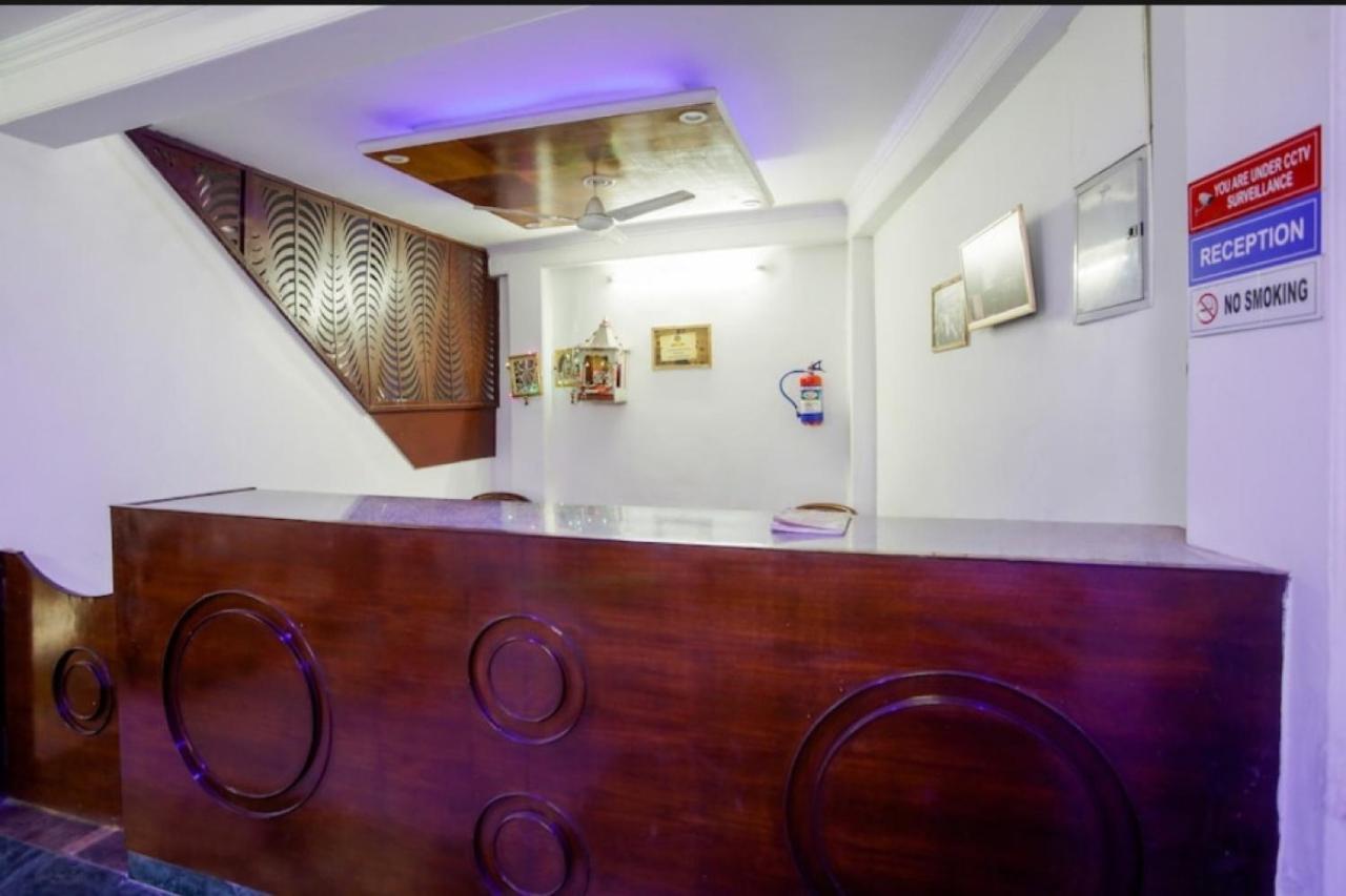 Hotel O Bella House Near Sarita Vihar Metro Station